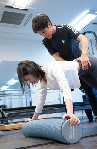 マシンピラティス指導風景